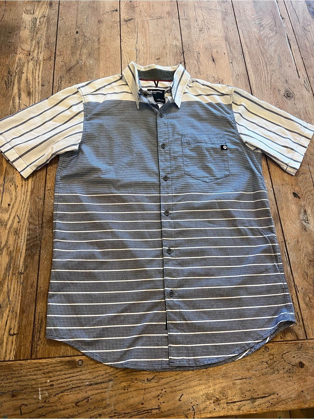 Marmot Blue and White Short-Sleeve Button Down Shirt S/P